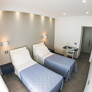 Camera con letto king size
